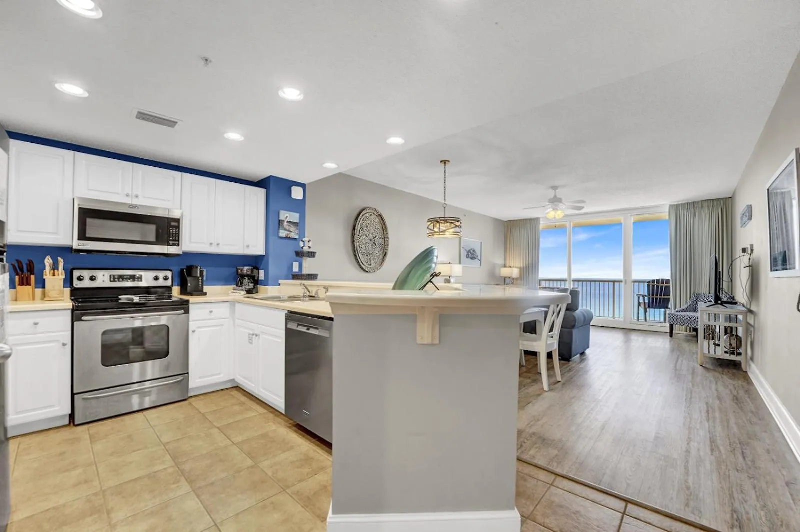Apartment The Blue Dolphin At Majestic Beach Resort Panama City Beach